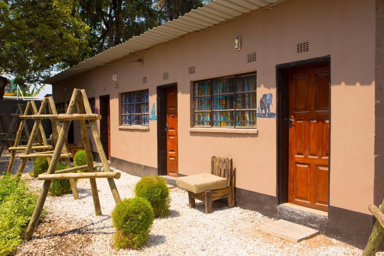 بيت شباب Lusaka Backpackers المظهر الخارجي الصورة