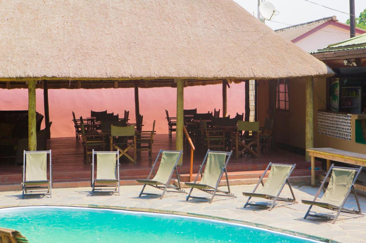 بيت شباب Lusaka Backpackers المظهر الخارجي الصورة