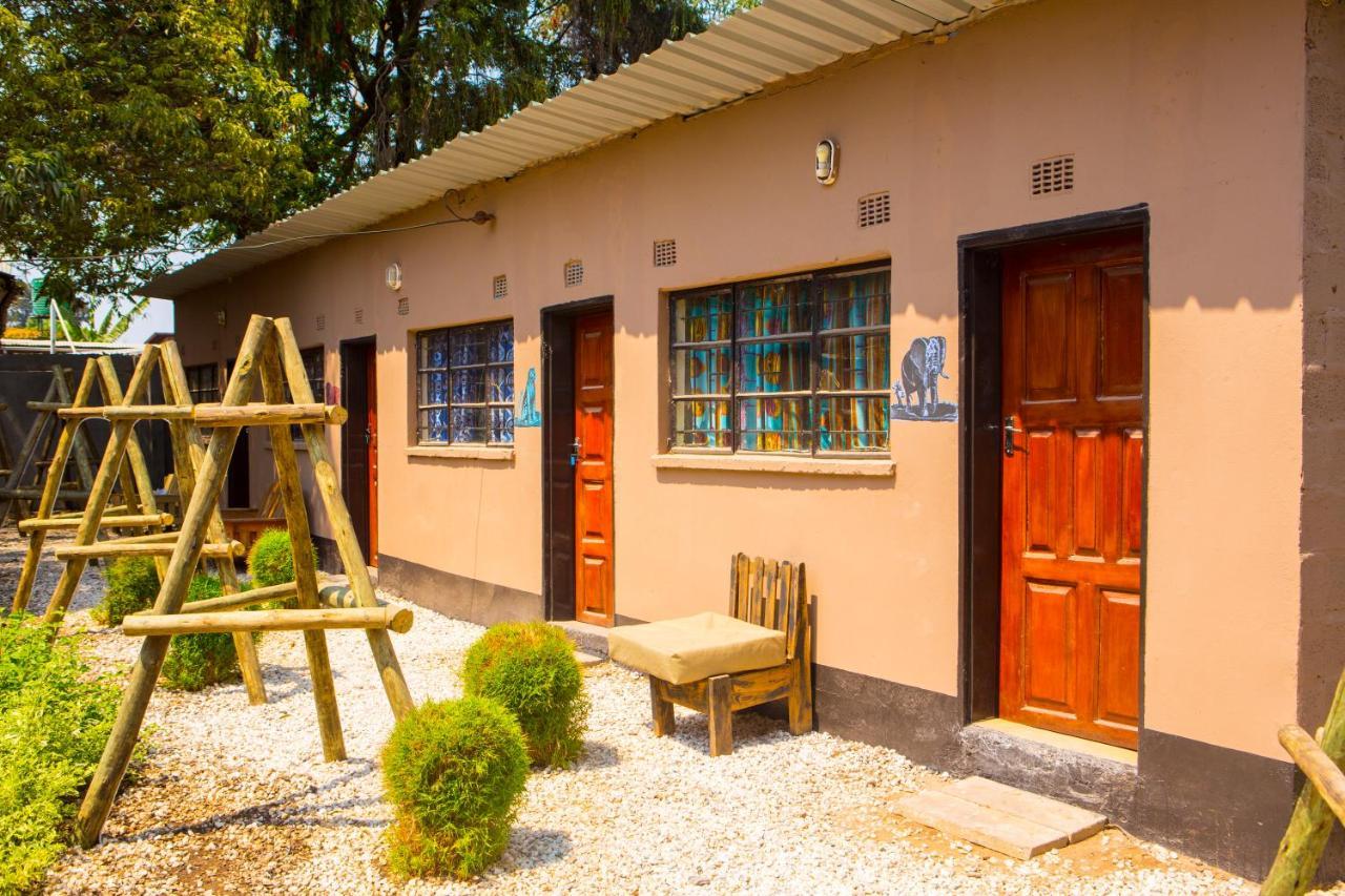 بيت شباب Lusaka Backpackers المظهر الخارجي الصورة