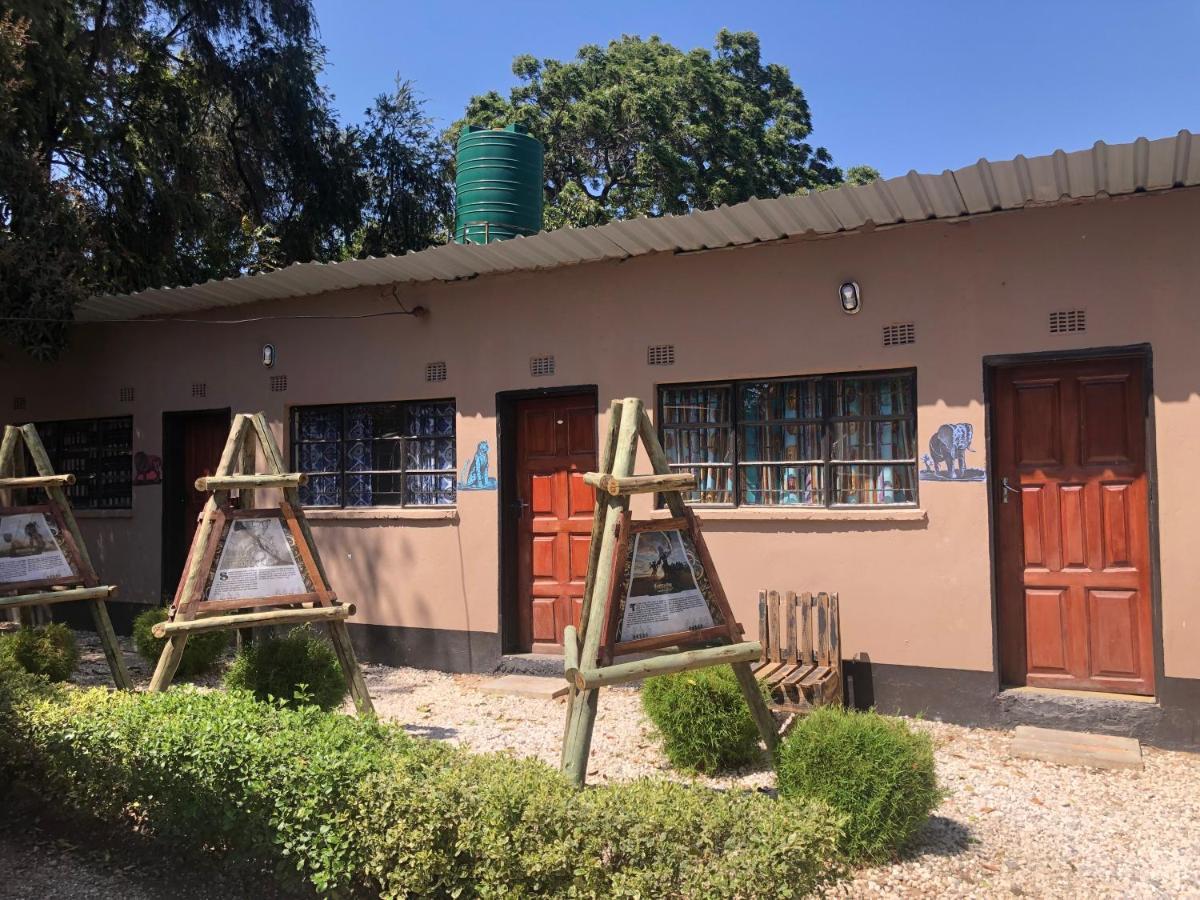 بيت شباب Lusaka Backpackers المظهر الخارجي الصورة